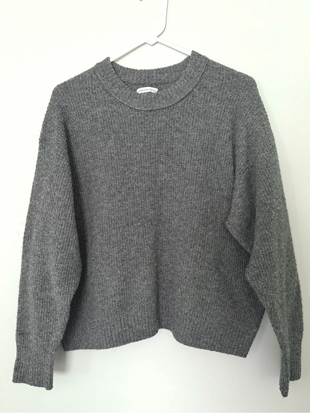American Eagle Sweater Size L Large Pullover Crew Neck Gray Cropped Ribbed Knit